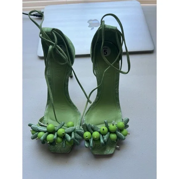 Schutz Sandals High Heel 4.5" Green Jeweled Front Ankle Wrap Size 5B - Picture 2 of 7